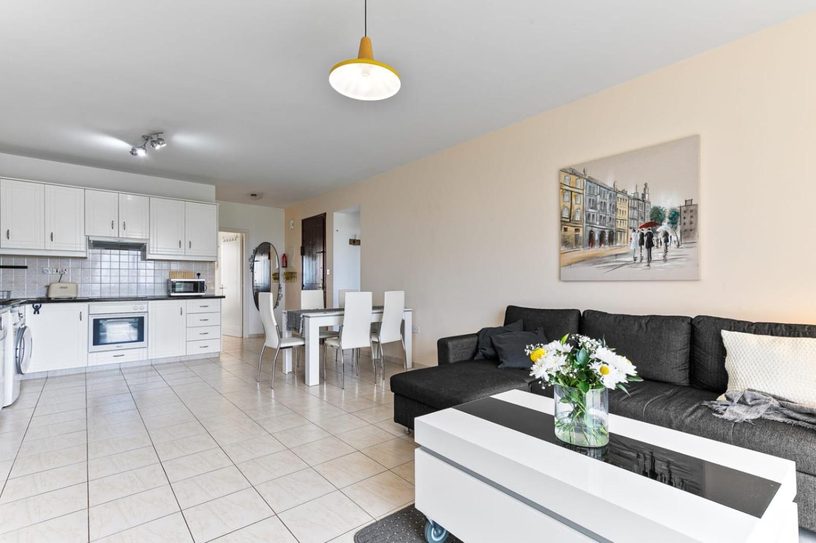 Sunny View - A Stunning Apartment With Private Rooftop Paphos Exterior photo