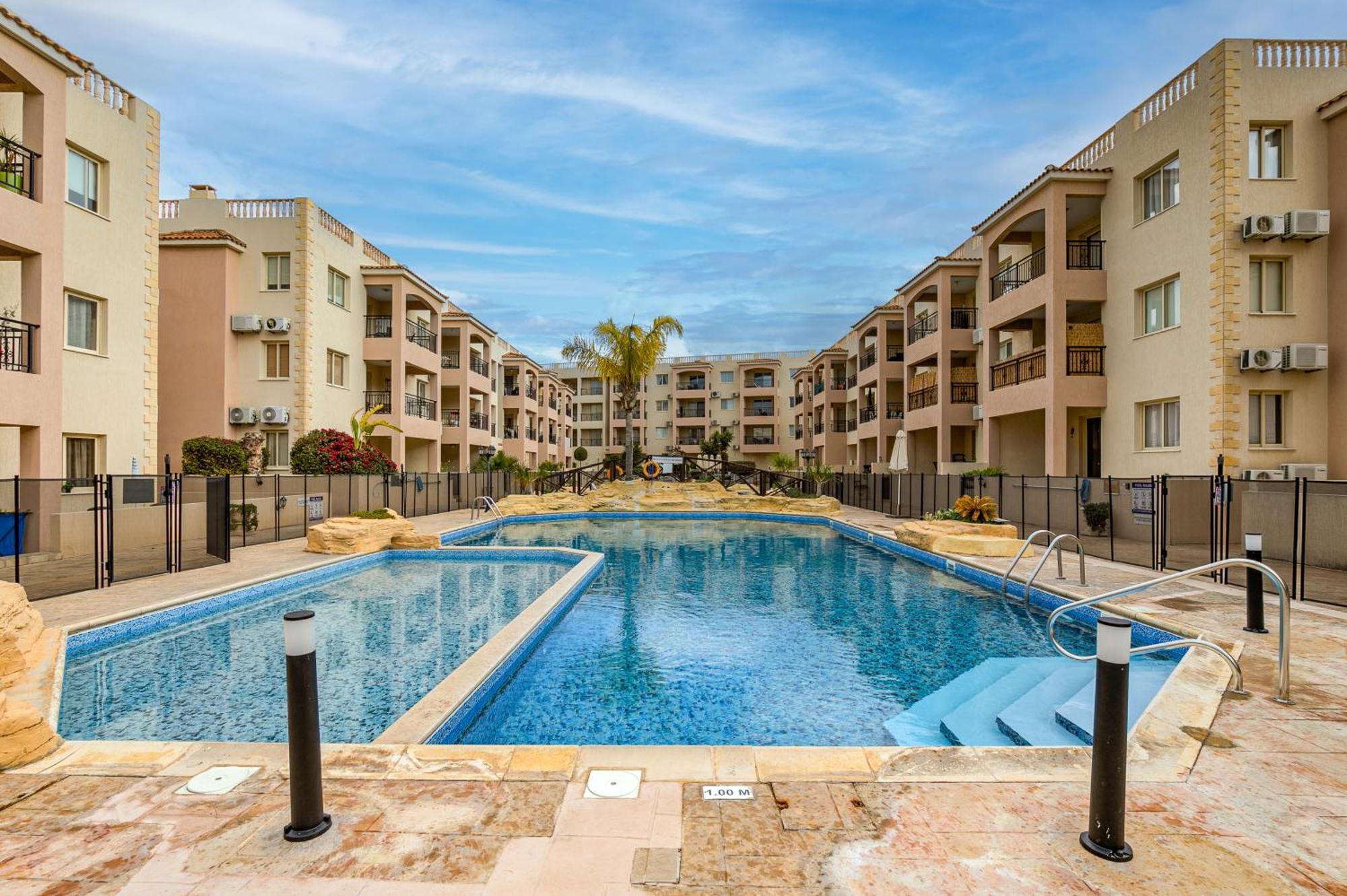 Sunny View - A Stunning Apartment With Private Rooftop Paphos Exterior photo