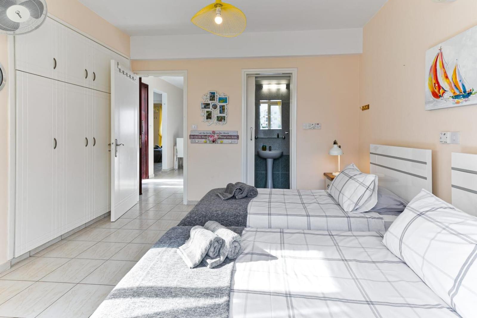 Sunny View - A Stunning Apartment With Private Rooftop Paphos Exterior photo