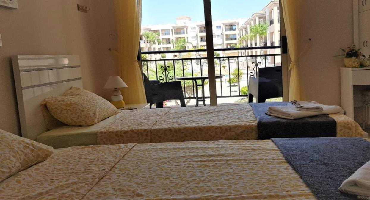 Sunny View - A Stunning Apartment With Private Rooftop Paphos Exterior photo